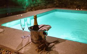 El Forn De Freixenet Con Servicios De Un Hotel